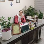 انوشه اسدی