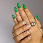 خدمات تخصصی ناخن و پدیکور مژده وکیلی