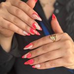 مرکز تخصصی کاشت ناخن و مژه لونا