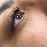 خدمات تخصصی اکستنشن مژه فرناز