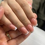 خدمات تخصصی ناخن و آرایش دائم رها