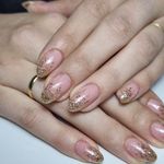 سالن کاشت ناخن نسرین