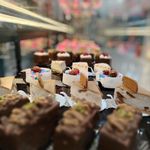 کافه نان و شیرینی عادل 