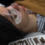 اموزش و خدمات اکستنشن مژه اتنا پورقربان