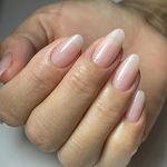 متخصص ناخن پدیکور مژگان