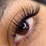 خدمات تخصصی اکستنشن مژه فرح