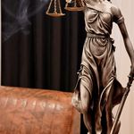 وکیل پایه یک دادگستری قهرمانز