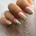 سالن تخصصی کاشت ناخن و مژه ثمینه حجازیان