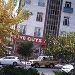 سرای سنتی خاقان
