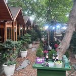 باغچه رستوران زیتون فرحزاد
