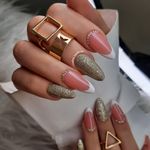 مرکزتخصصی کاشت ناخن و اکستنشن مژه رامونا