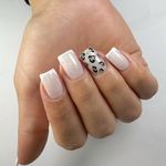 خدمات کاشت و ترمیم ناخن و پدیکورSamane