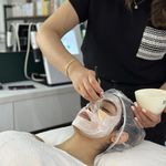 مرکز تخصصی پوست و فیشال نسترن احمدزاده