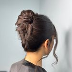 سالن تخصصى مژه و ناخن یاسی کمالیان