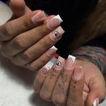 خدمات تخصصی کاشت و طراحى ناخن دان