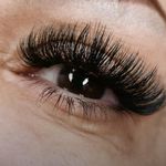 خدمات کاشت مژه و لیفت شبنم