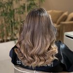 سالن تخصصی رنگ و لایت بلوند،تراپی مو