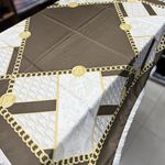 گالری شال و روسری عطرا