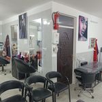 آرایشگاه عروس شیشه ای