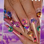 خدمات تخصصی کاشت مژه وناخن گیلدا