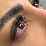 خدمات تخصصی ناخن و مژه آلما