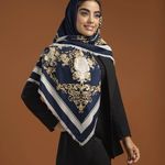 گالری شال و روسری عطرا