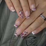 خدمات کاشت و ترمیم ناخن هدیه