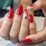 خدمات تخصصی ناخن و مژه اکرم نقی لو