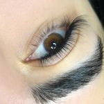 اکستنشن و لیفت مژه مَری استایلشر