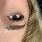 اکستنشن و لیفت مژه مَری استایلشر