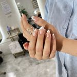 سالن کاشت ناخن و کراتین مو رویاگلی