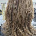 سالن آرایش و زیبایی رویا