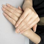 سالن تخصصي كاشت و ترميم ناخن پارمیس