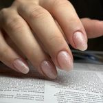 خدمات تخصصی کاشت ناخن شبنم
