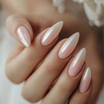 کاشت و طراحی ناخن بهناز