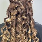 آموزشگاه وآرایشگاه زنانه vip مهتاب کریمی