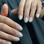 آموزش کاشت و خدمات ناخن نازنین ملکی