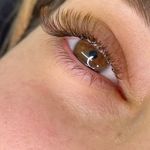 خدمات تخصصی اکستنشن مژه آسایش