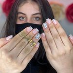 خدمات تخصصی و آموزش ناخن هانی