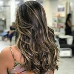 سالن زیبایی عسلک