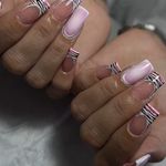 خدمات تخصصی کاشت و طراحى ناخن دان