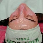 سالن پاکسازی پوست وفیشیال صورت زیبارو