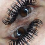 خدمات اکستنشن مژه و لیفت ابرو