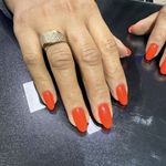 آموزش و خدمات تخصصی ناخن نیلو