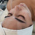 آموزش و خدمات پوست و فیشال رویا باقریان