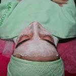 سالن پاکسازی پوست وفیشیال صورت زیبارو