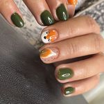 خدمات تخصصی ناخن آوا