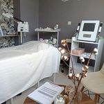 کلینیک خدماتی و آموزشی فیشیال اسکین ال