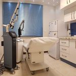 دکتر تورج مکرمی متخصص پوست ومو و زیبایی