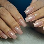 کاشت ناخن ناخنکده نورا